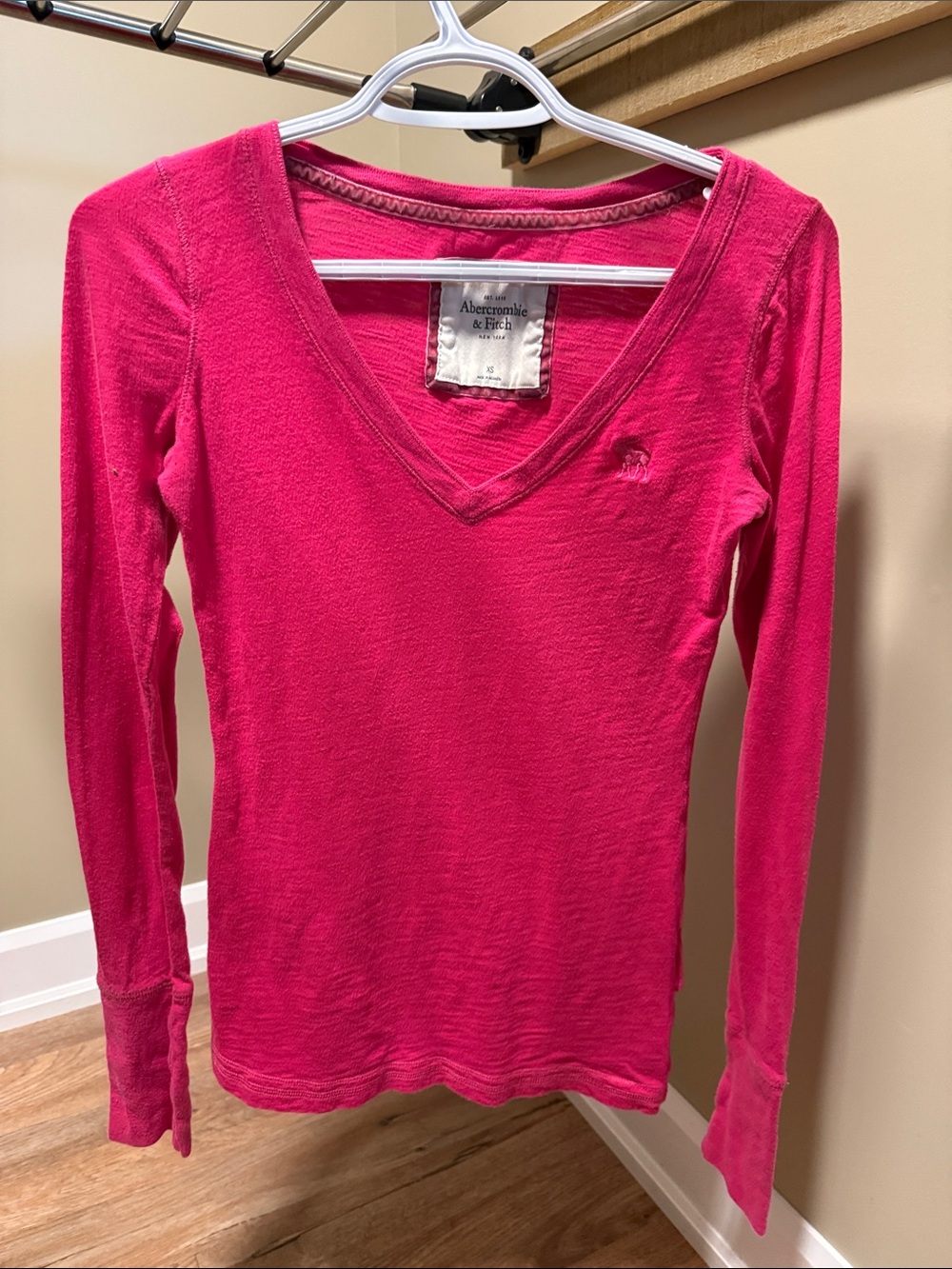 Abercrombie & Fitch Women's Bright Pink V-Neck Long Sleeve Tee